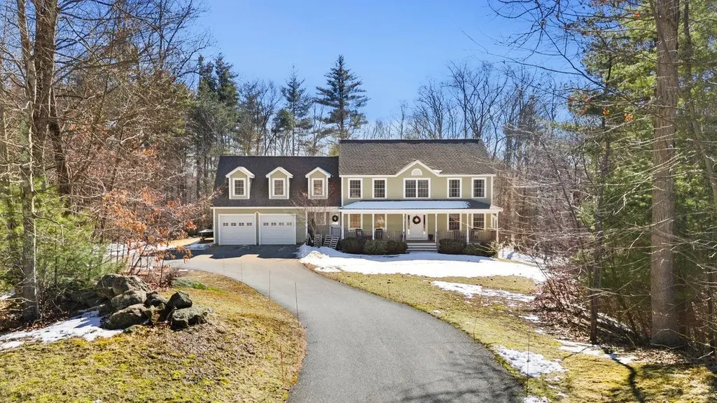 11 Surrey Court Milford NH 03055