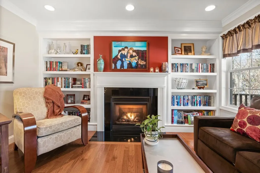 11 Surrey Court Milford NH 03055