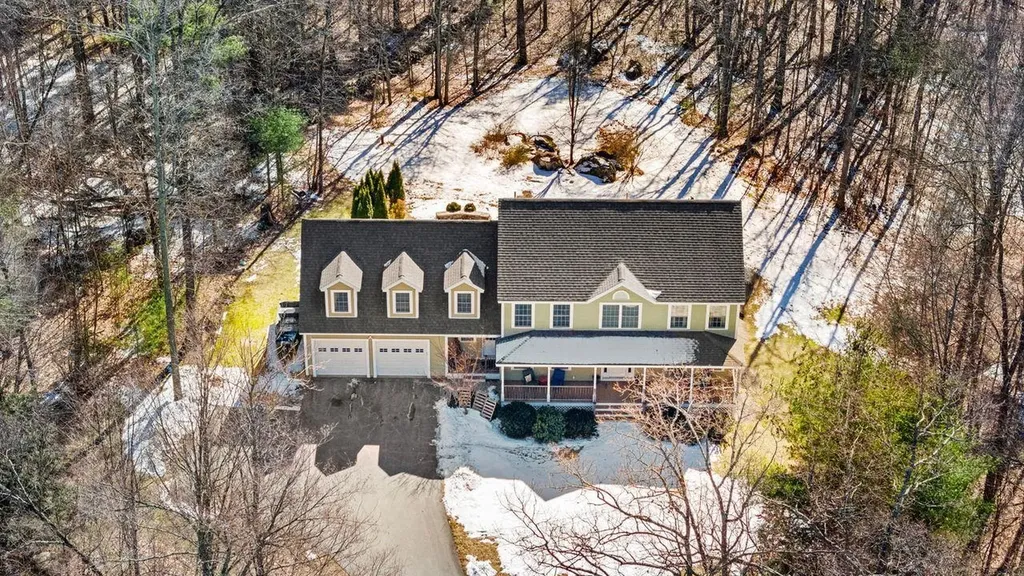 11 Surrey Court Milford NH 03055