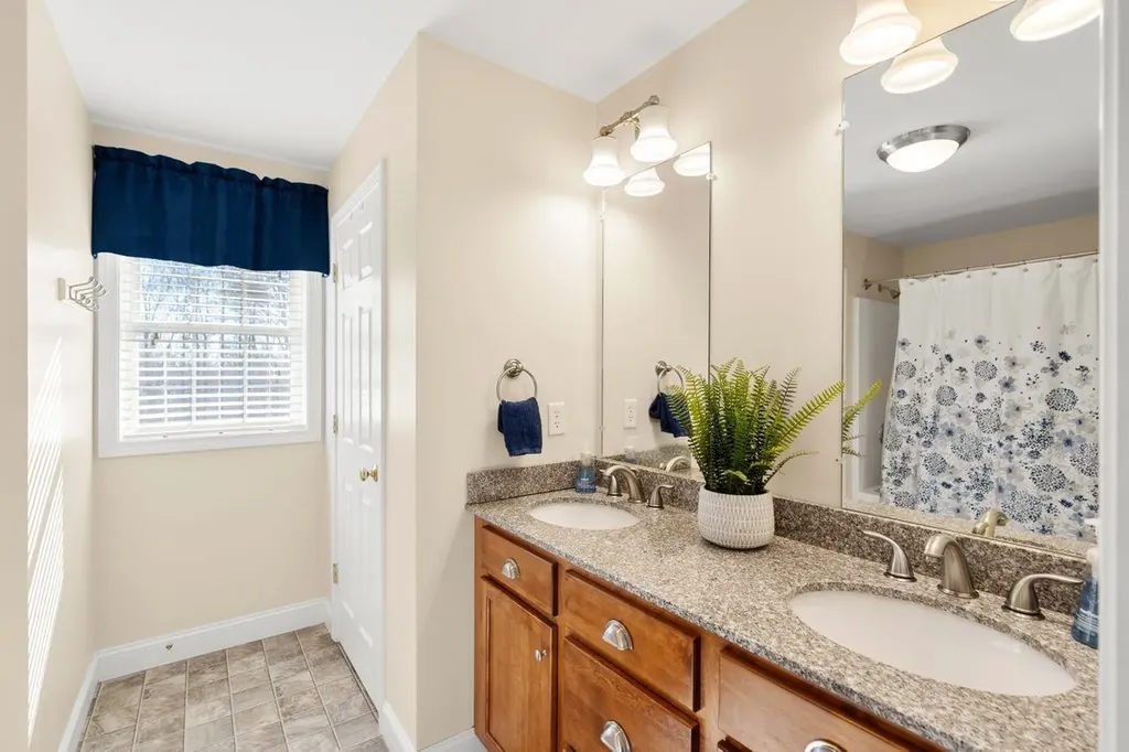 11 Surrey Court Milford NH 03055