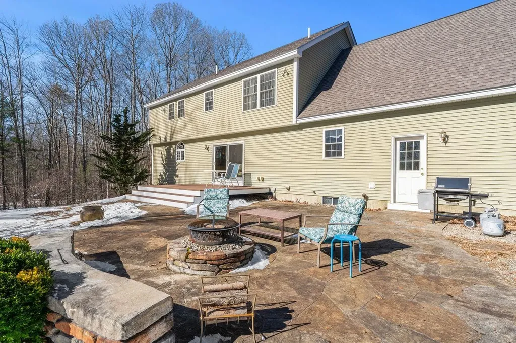 11 Surrey Court Milford NH 03055