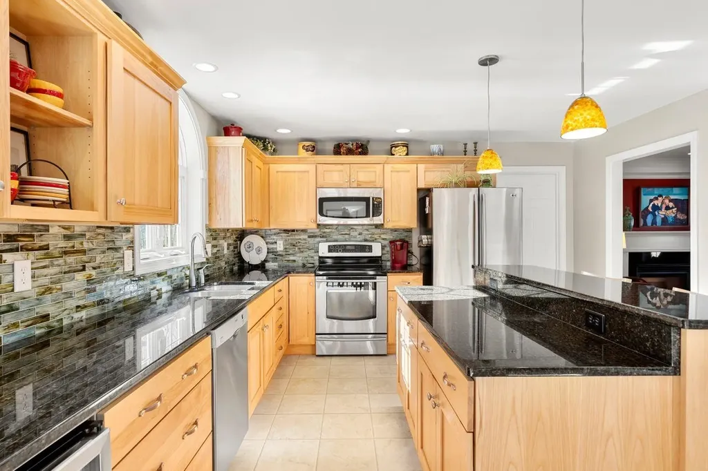 11 Surrey Court Milford NH 03055