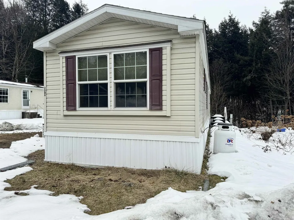 190 Merrimac Circle Hartford VT 05001