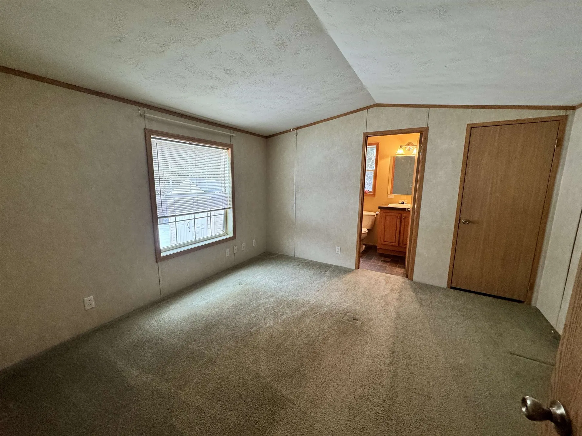 190 Merrimac Circle Hartford VT 05001