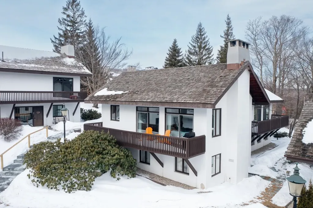 16 Middle Ridge Road Winhall VT 05340