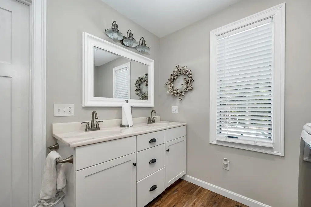 29 Mitten Lane Conway NH 03818