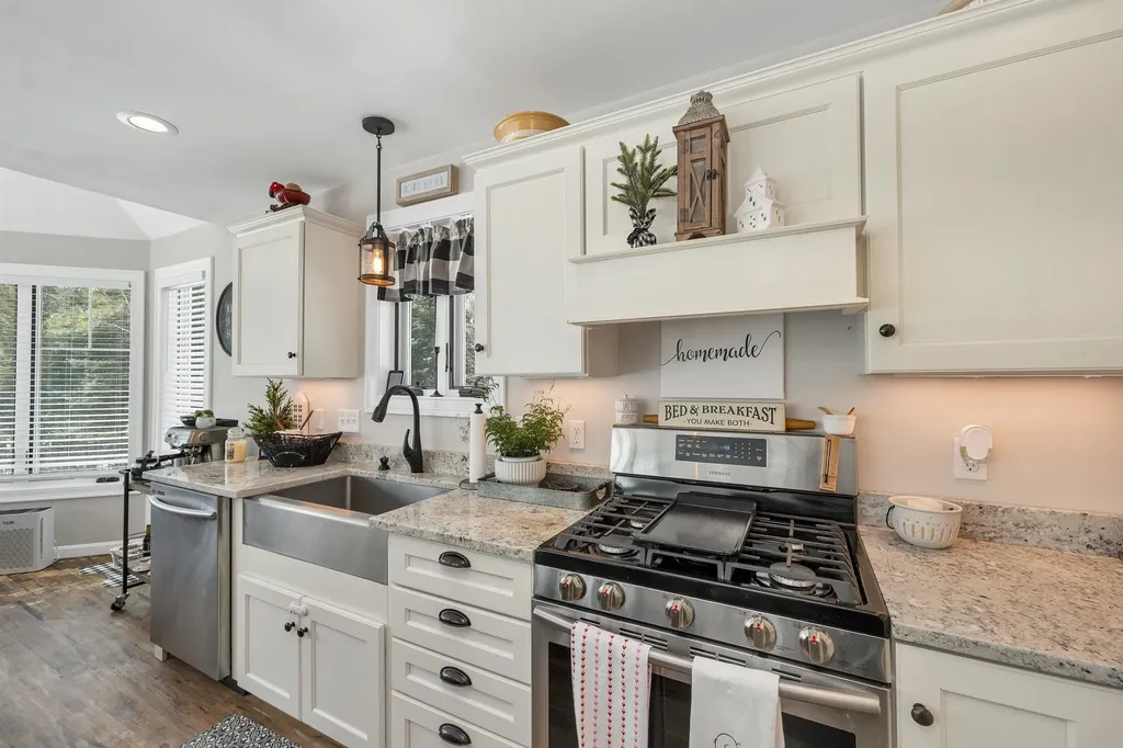 29 Mitten Lane Conway NH 03818