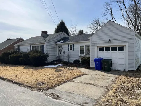 78 Riverview Place Manchester NH 03104