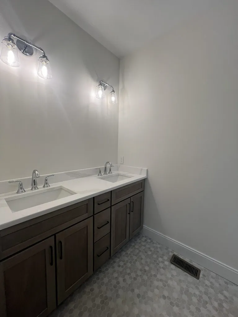 240 Sage Lane Portsmouth NH 03801