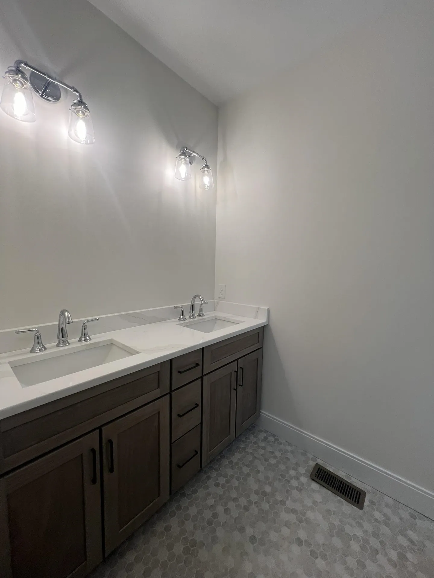 240 Sage Lane Portsmouth NH 03801