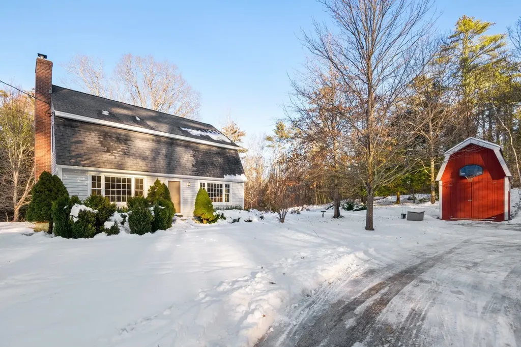 98 Lull Road New Boston NH 03070