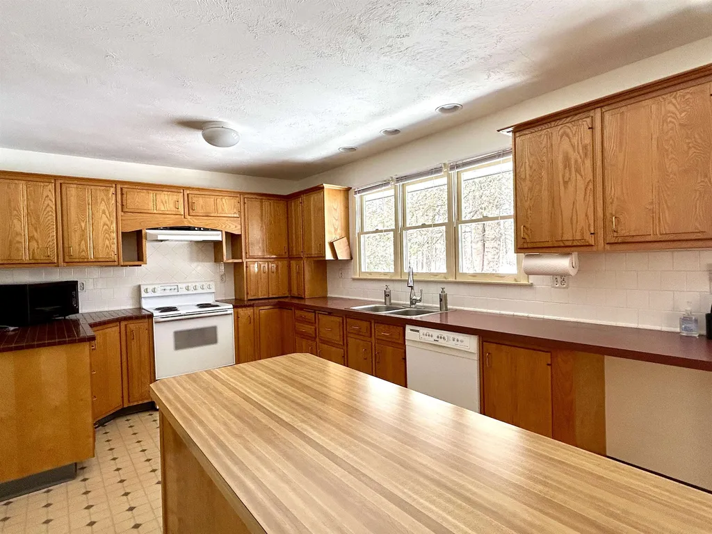 687 Godfrey Road Thetford VT 05043