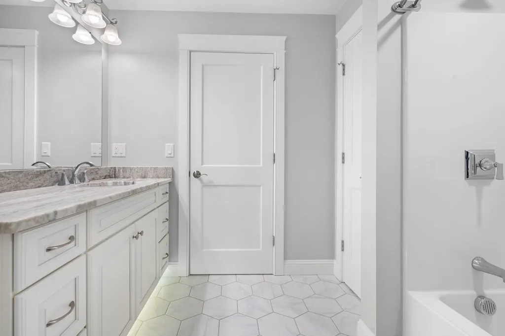 5 Morgan Street Windham NH 03087