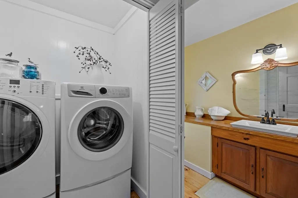 55 Smith Sanborn Road Chichester NH 03258