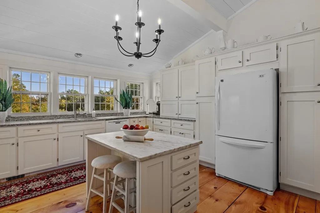 55 Smith Sanborn Road Chichester NH 03258