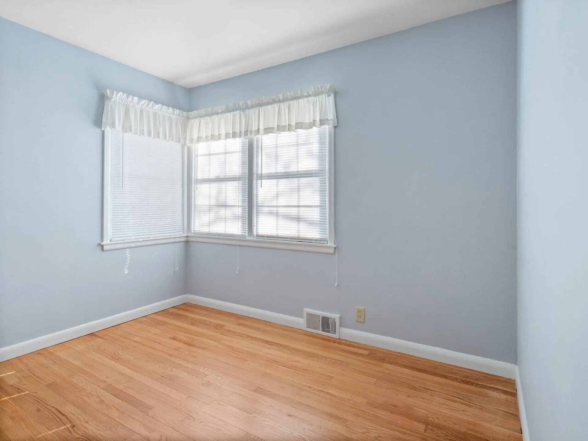 148 Shore Road Burlington VT 05401