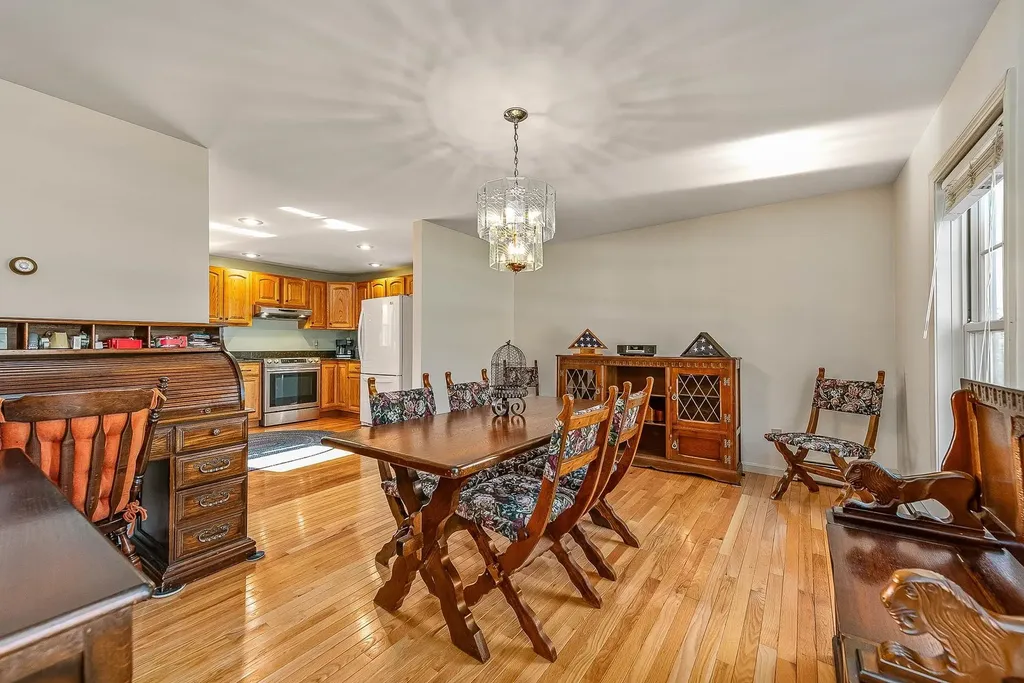 8 Mcintosh Way Greenland NH 03840