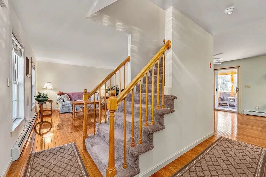 8 Mcintosh Way Greenland NH 03840
