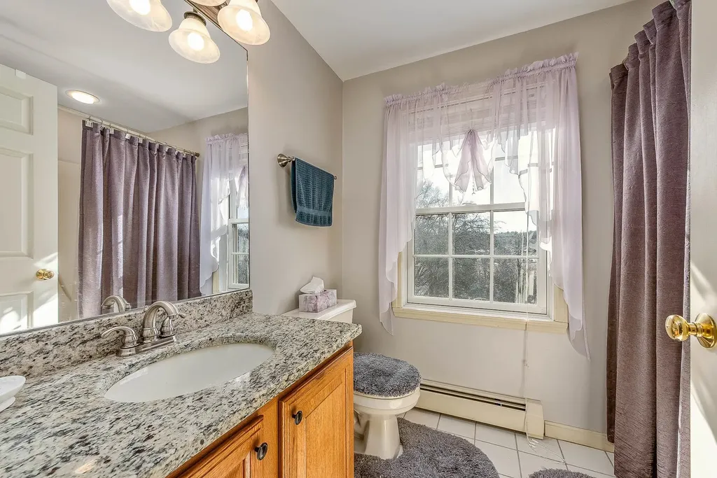8 Mcintosh Way Greenland NH 03840