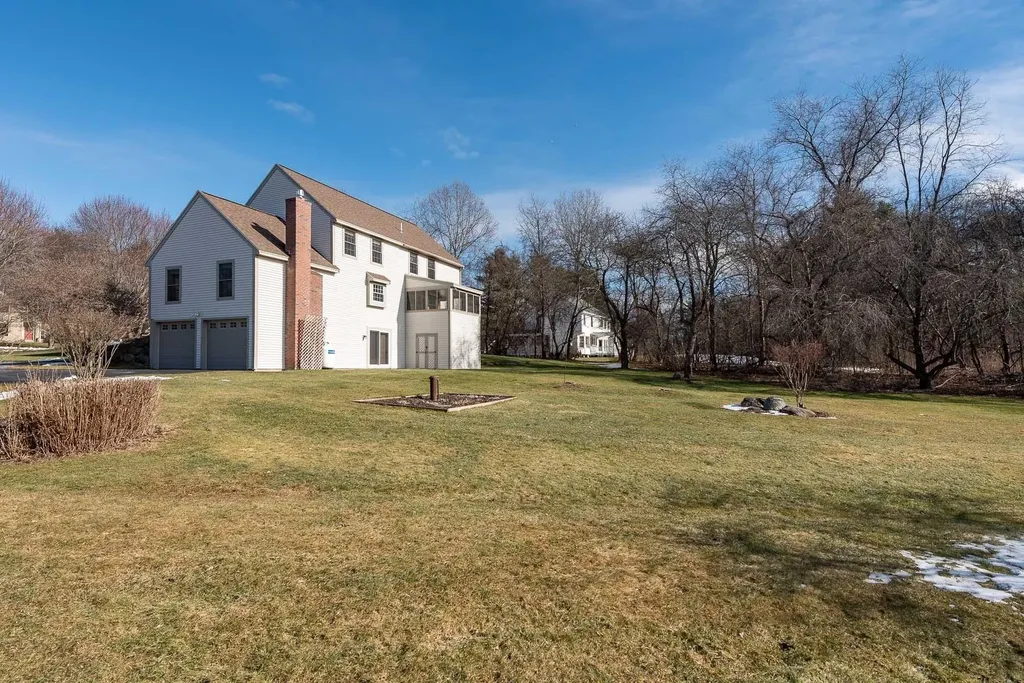 8 Mcintosh Way Greenland NH 03840