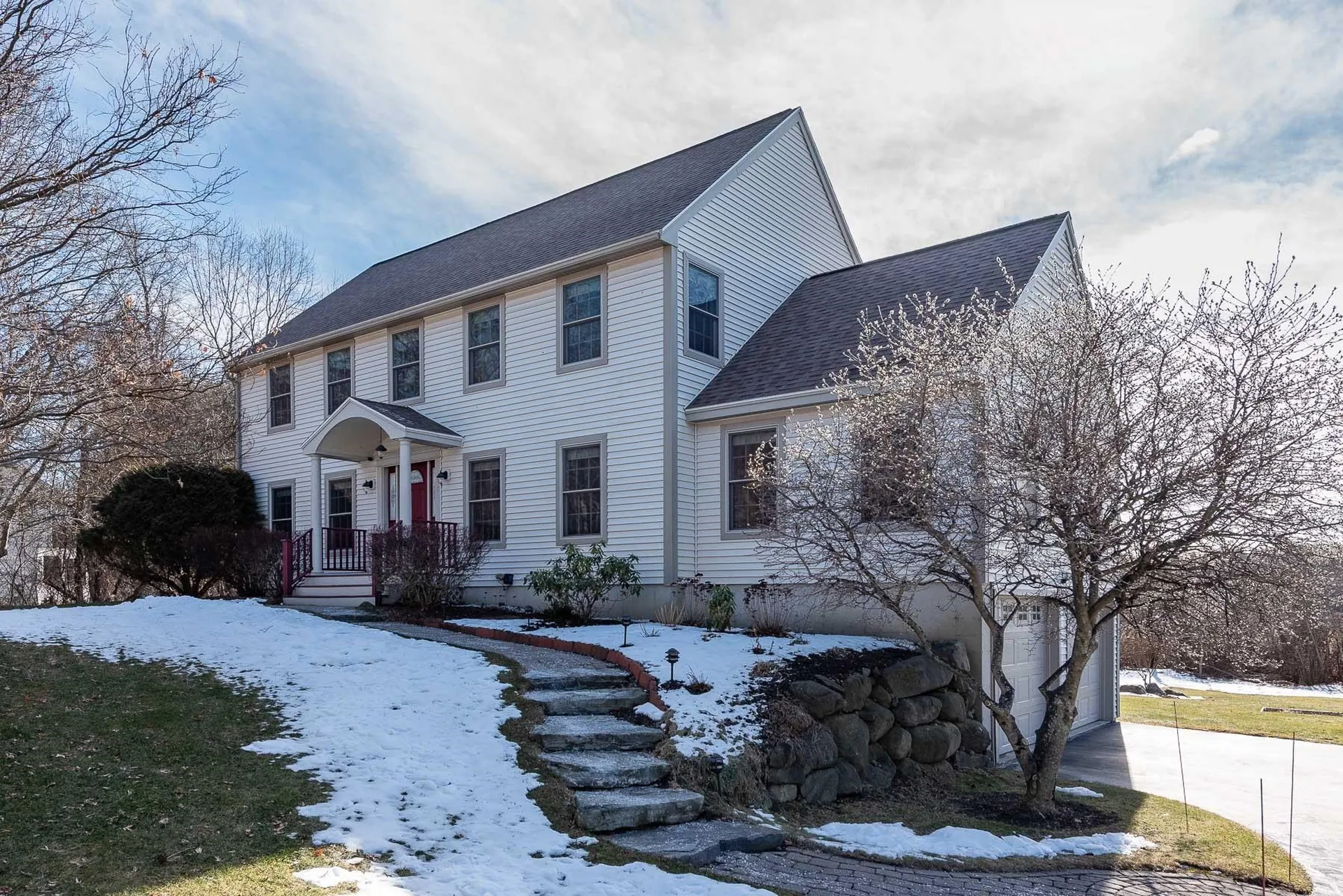 8 Mcintosh Way Greenland NH 03840