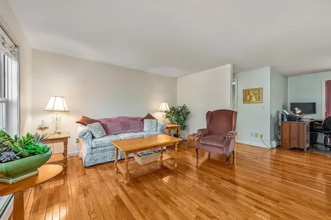 8 Mcintosh Way Greenland NH 03840