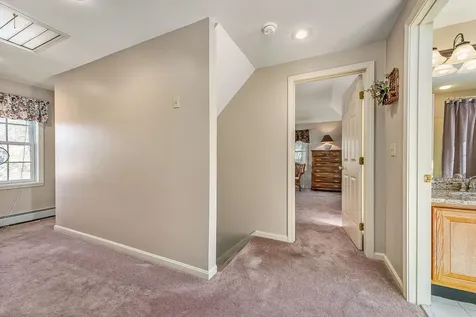 8 Mcintosh Way Greenland NH 03840