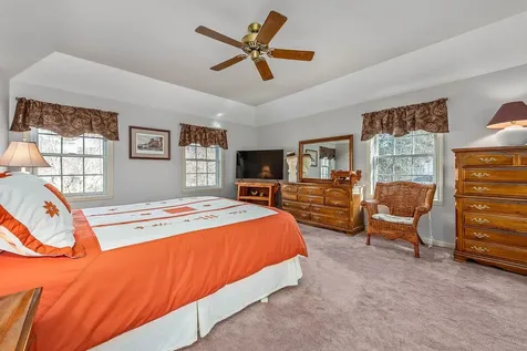 8 Mcintosh Way Greenland NH 03840