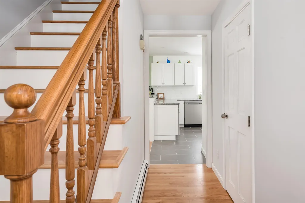 37 Hobbs Road Lee NH 03861