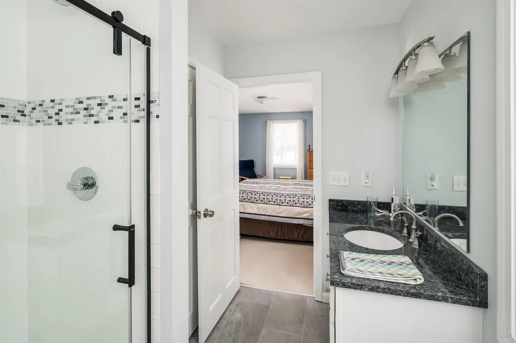 37 Hobbs Road Lee NH 03861