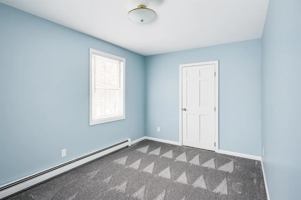 37 Hobbs Road Lee NH 03861