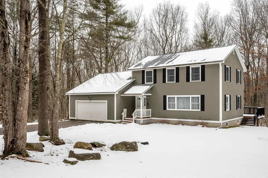 37 Hobbs Road Lee NH 03861