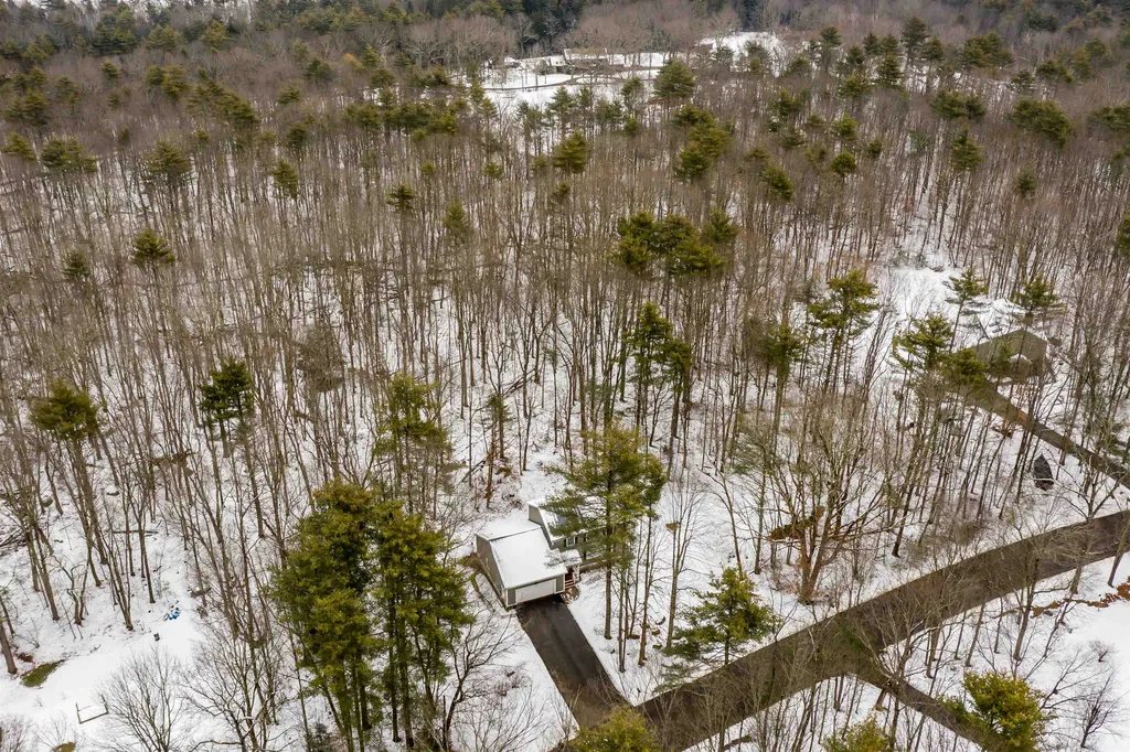 37 Hobbs Road Lee NH 03861