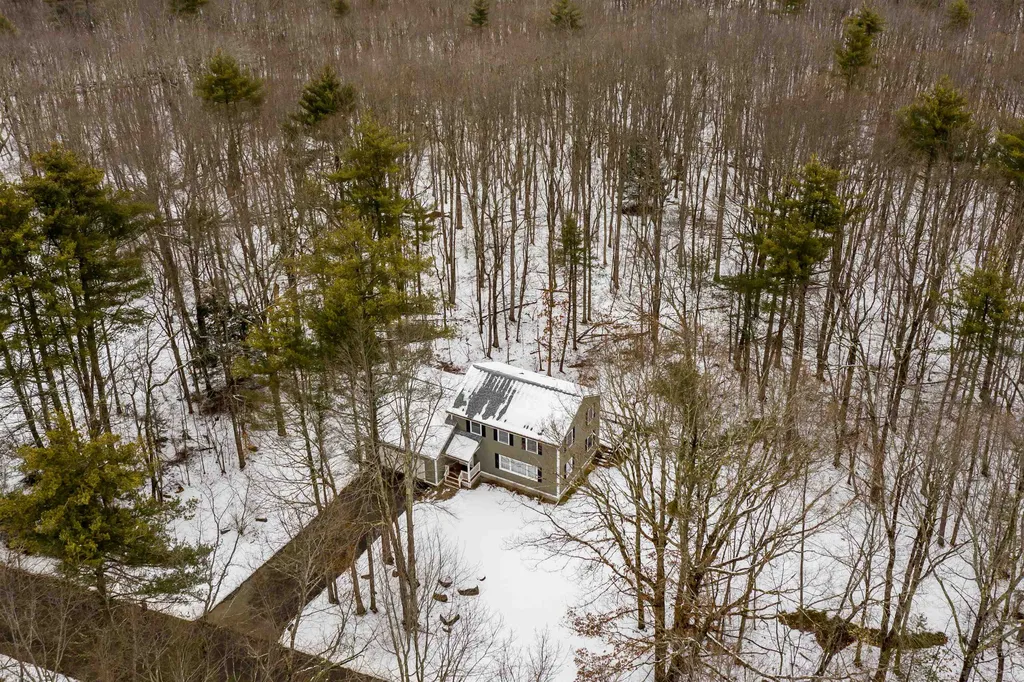 37 Hobbs Road Lee NH 03861