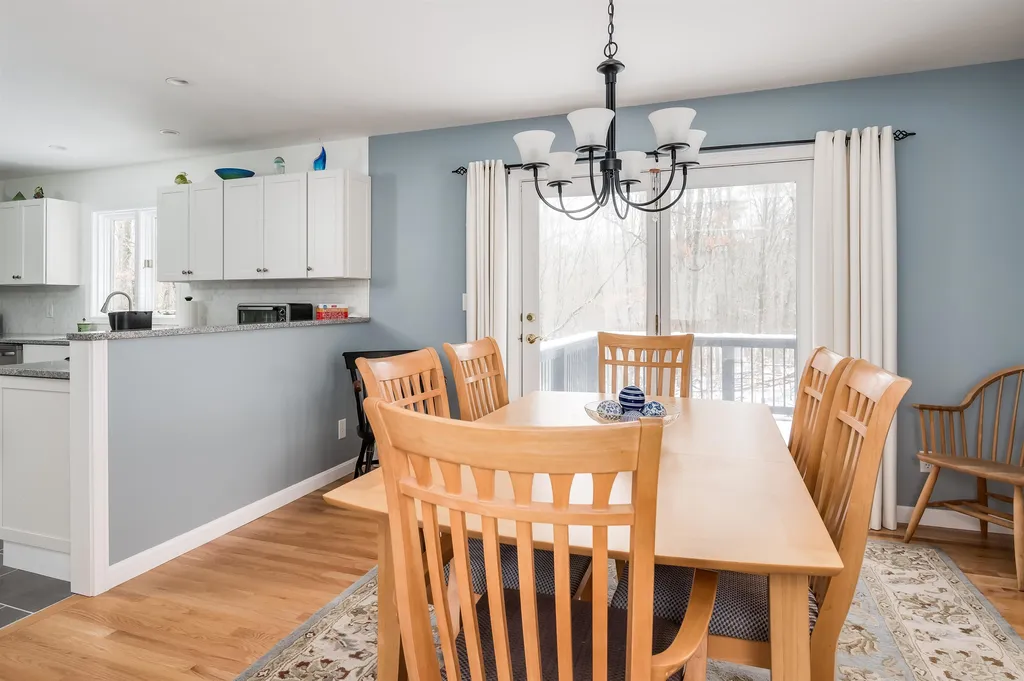 37 Hobbs Road Lee NH 03861