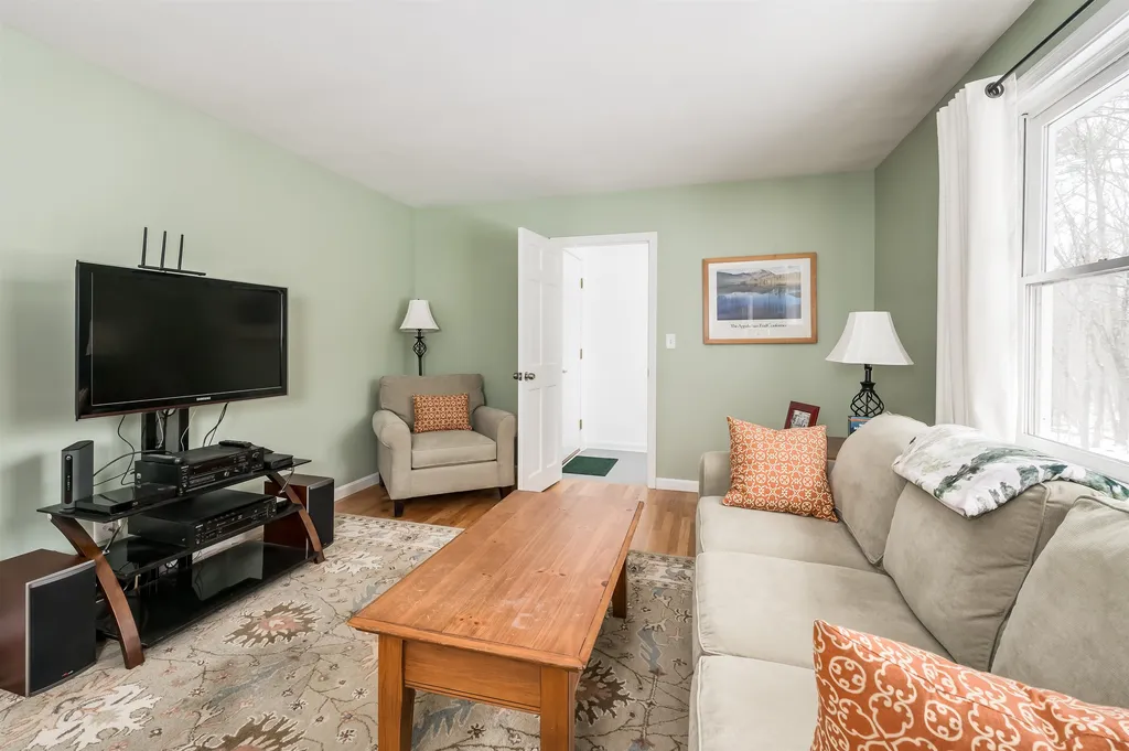 37 Hobbs Road Lee NH 03861