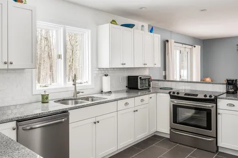 37 Hobbs Road Lee NH 03861