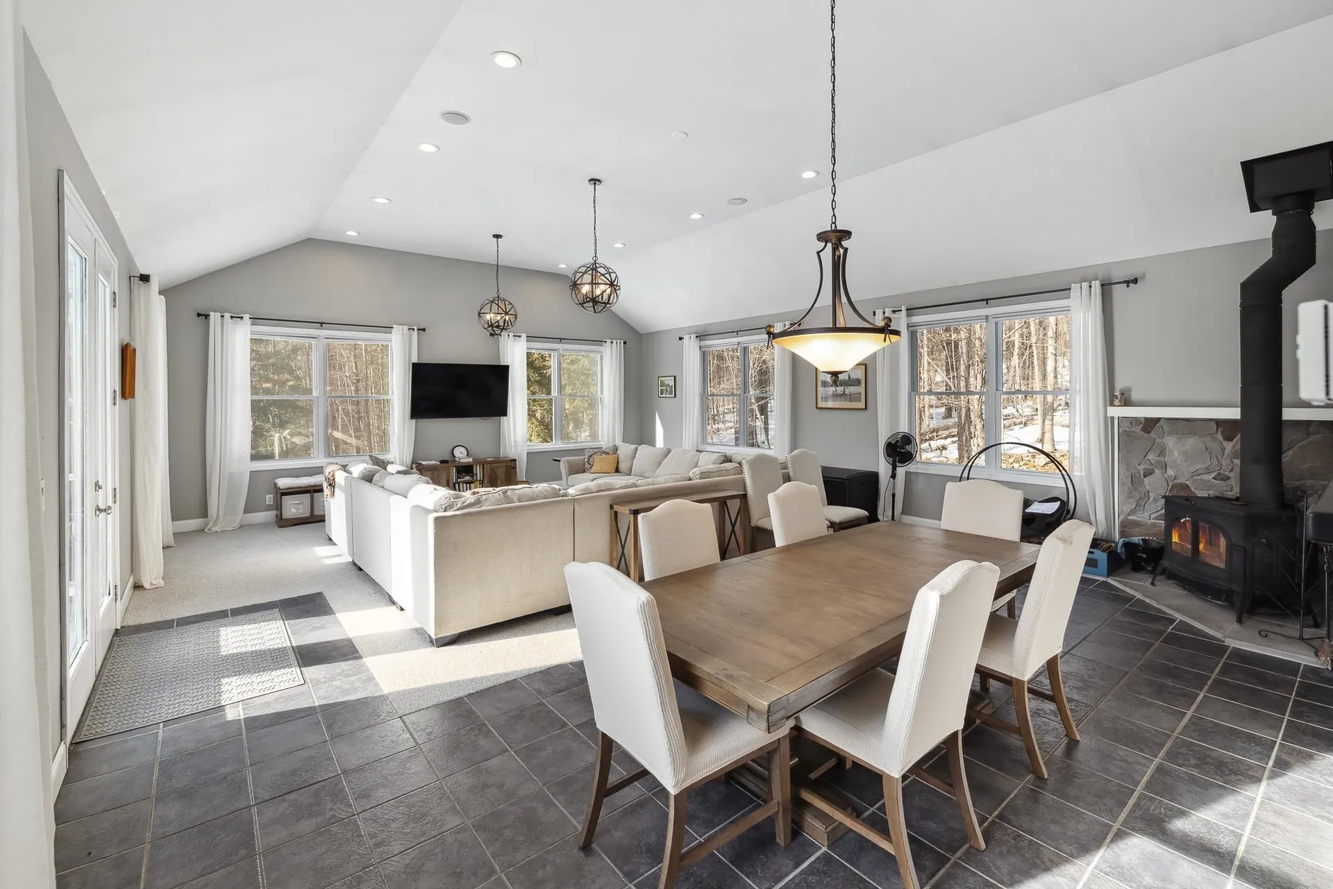21 Sportsmen Cove Hartland VT 05048