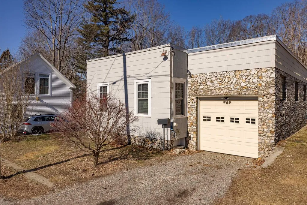 29 Main Street Kittery ME 03904