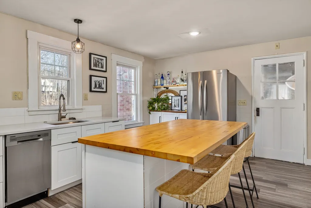 29 Main Street Kittery ME 03904
