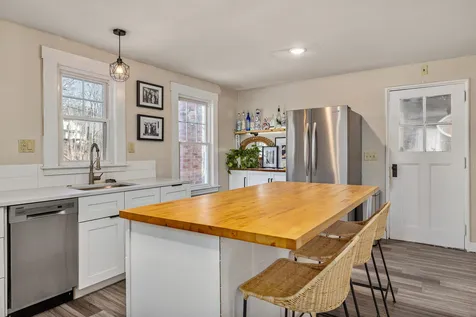 29 Main Street Kittery ME 03904