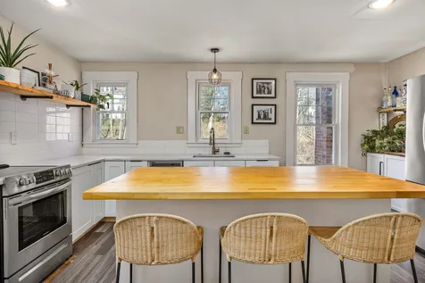 29 Main Street Kittery ME 03904
