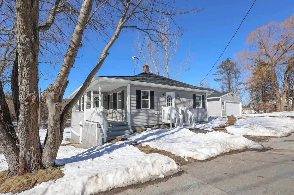 6 Stearns Avenue Hooksett NH 03106