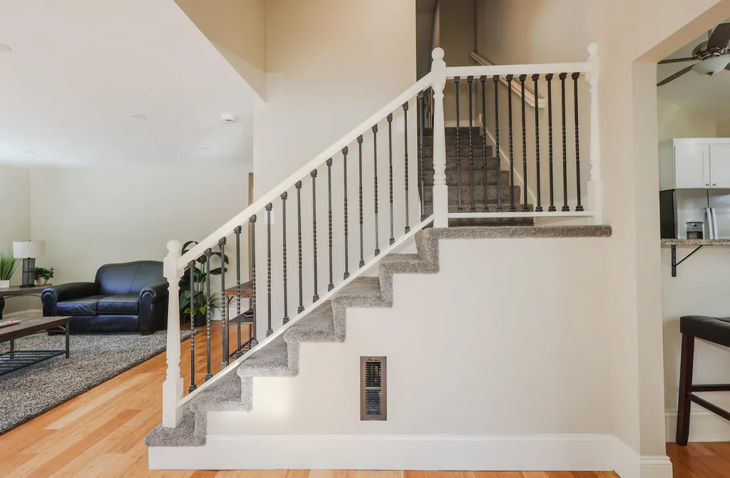 6 Stearns Avenue Hooksett NH 03106