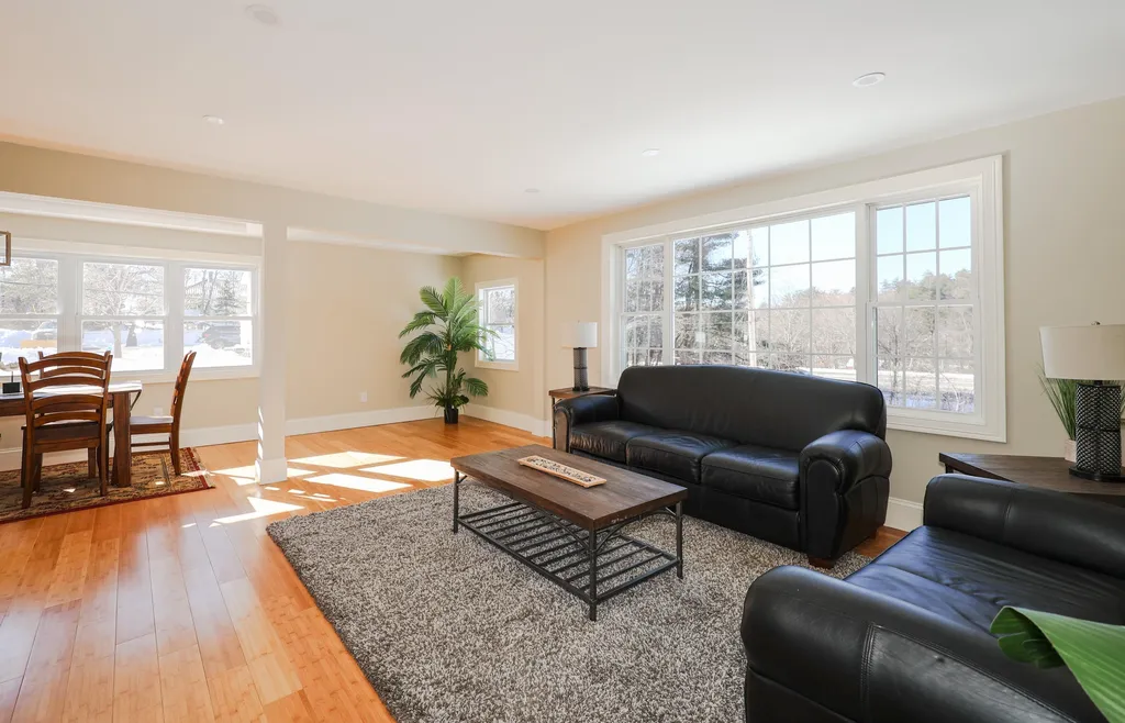 6 Stearns Avenue Hooksett NH 03106