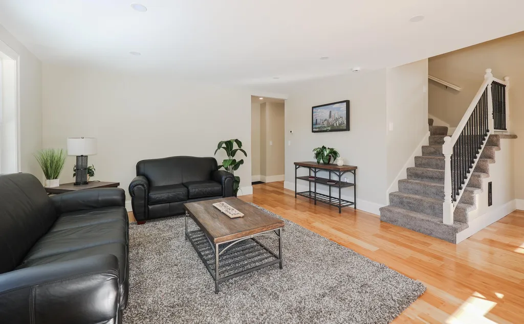 6 Stearns Avenue Hooksett NH 03106