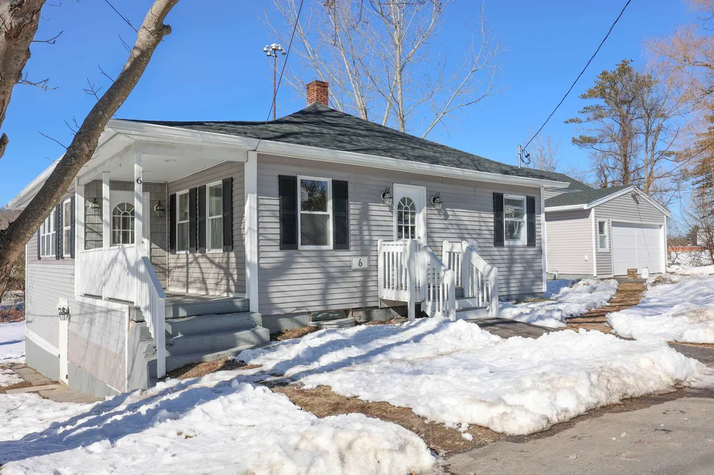 6 Stearns Avenue Hooksett NH 03106