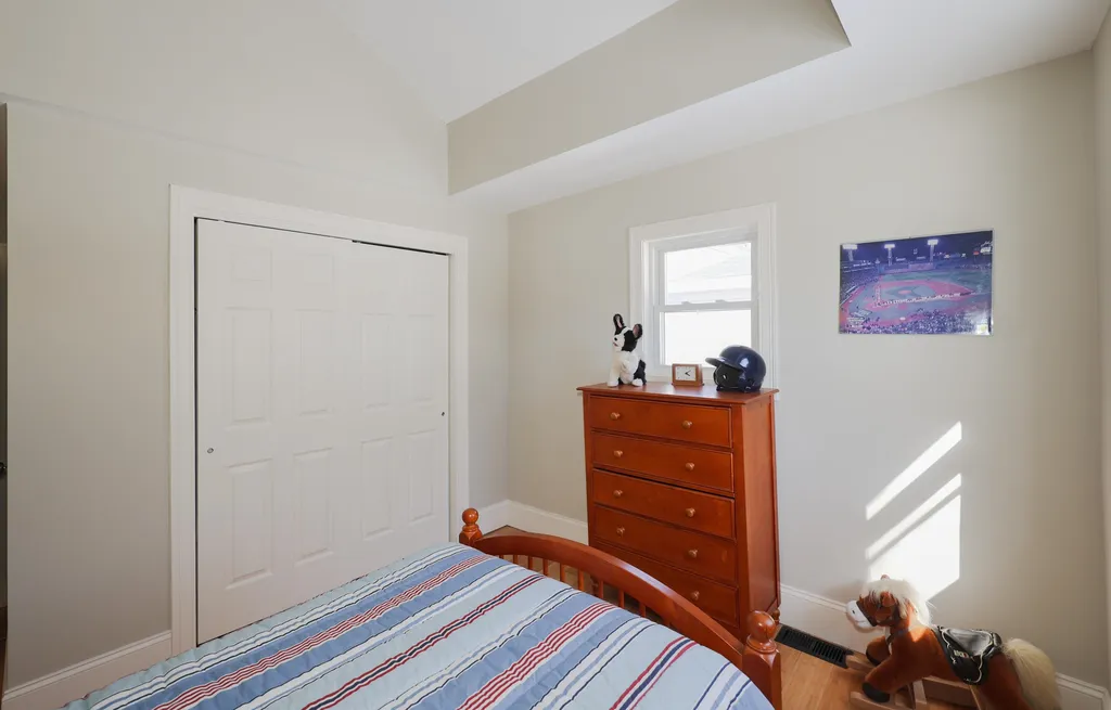 6 Stearns Avenue Hooksett NH 03106