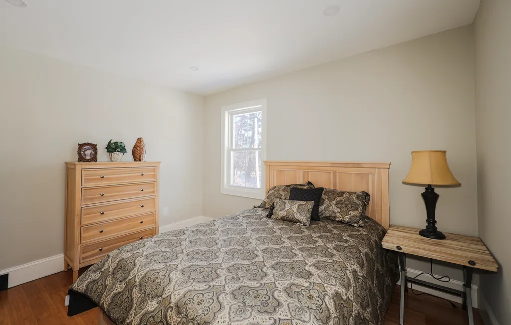 6 Stearns Avenue Hooksett NH 03106