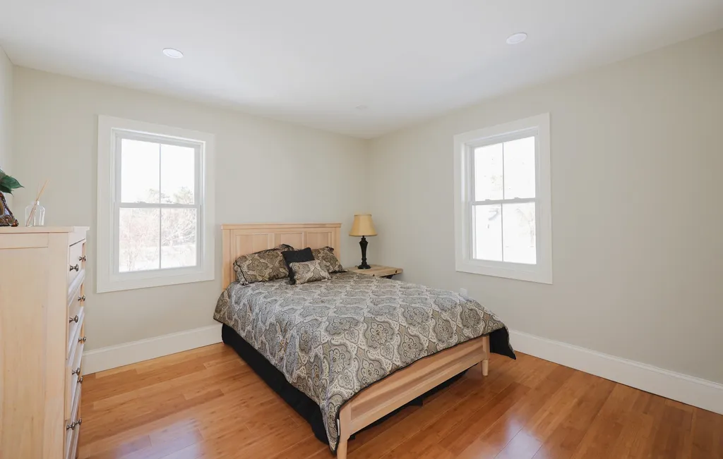 6 Stearns Avenue Hooksett NH 03106